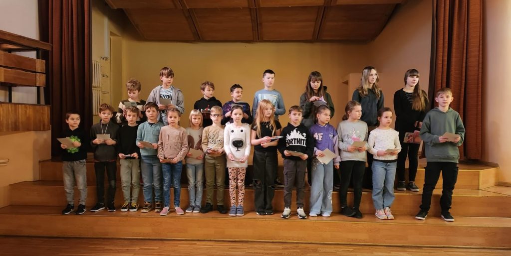 Bērnu, jauniešu un vecāku žūrija eksperti