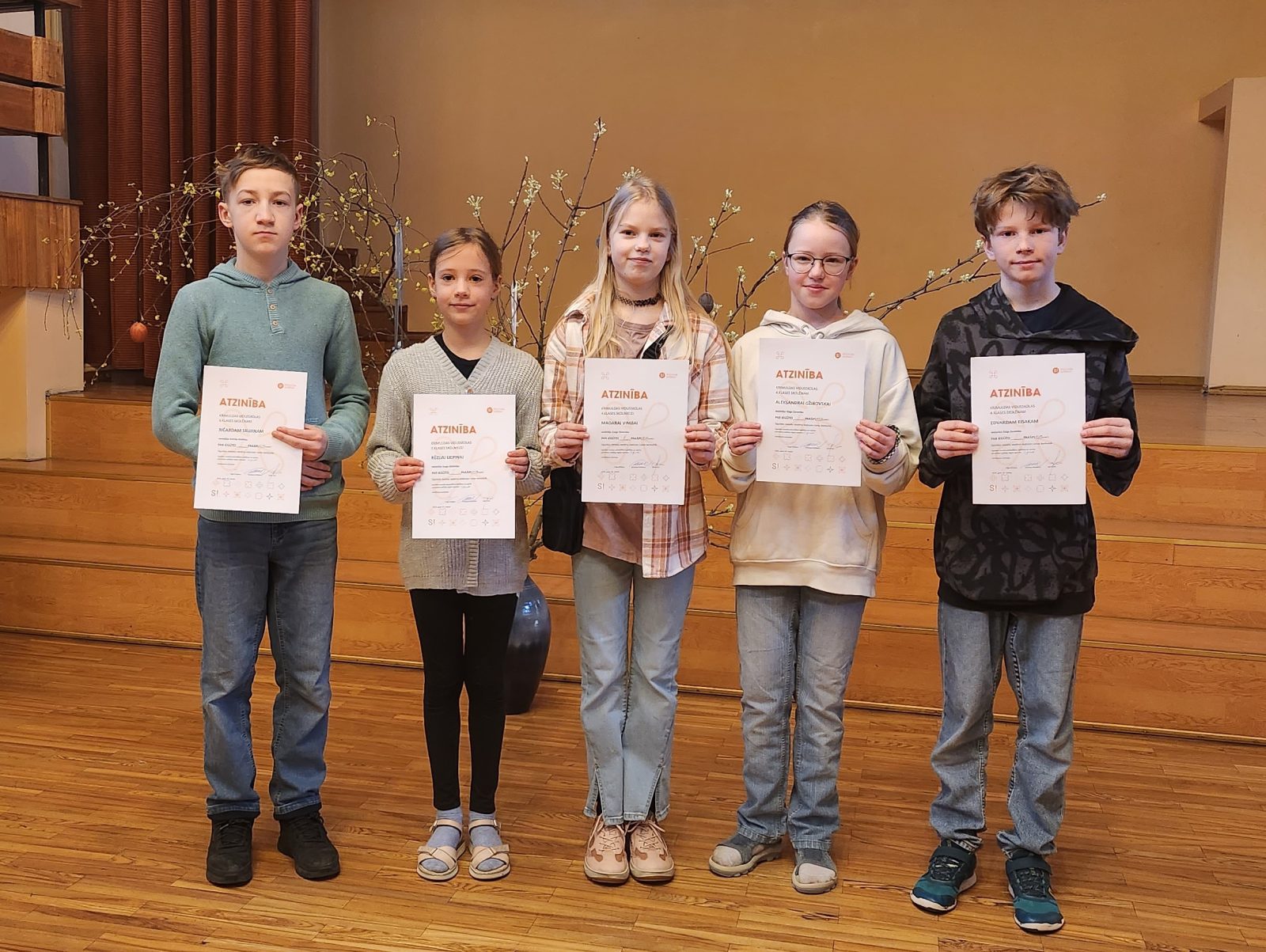 Skatuves runas konkursā dalībnieki