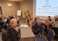 Parlaments pie galda